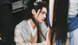 白鹿罗云熙 圈内人爆料,圈内人揭秘，明星背后的真实故事